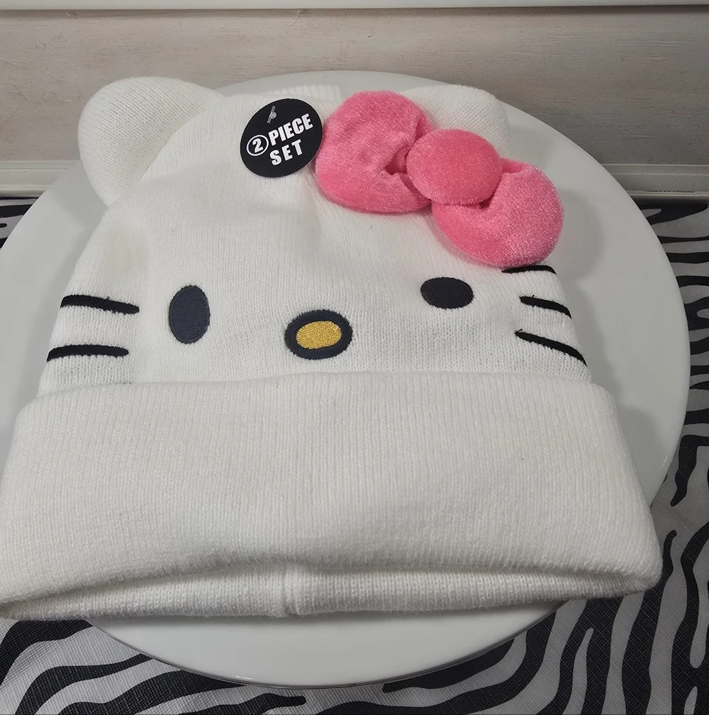 Hello Kitty White and Pink Beanie & glove set